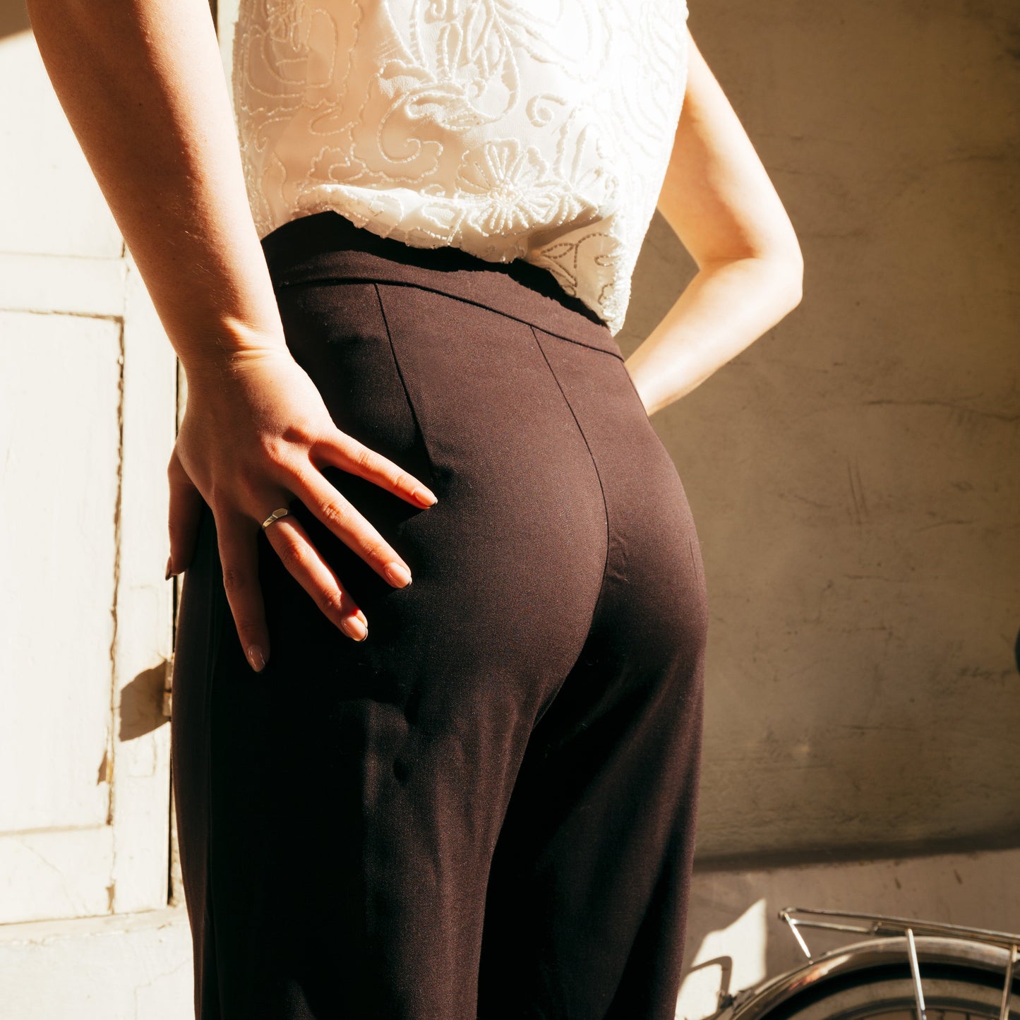 zoom dos pantalon cousu
